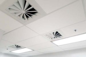 Conception et certification parasismique du bracing des plafonds suspendus, diffuseurs, et luminaires
